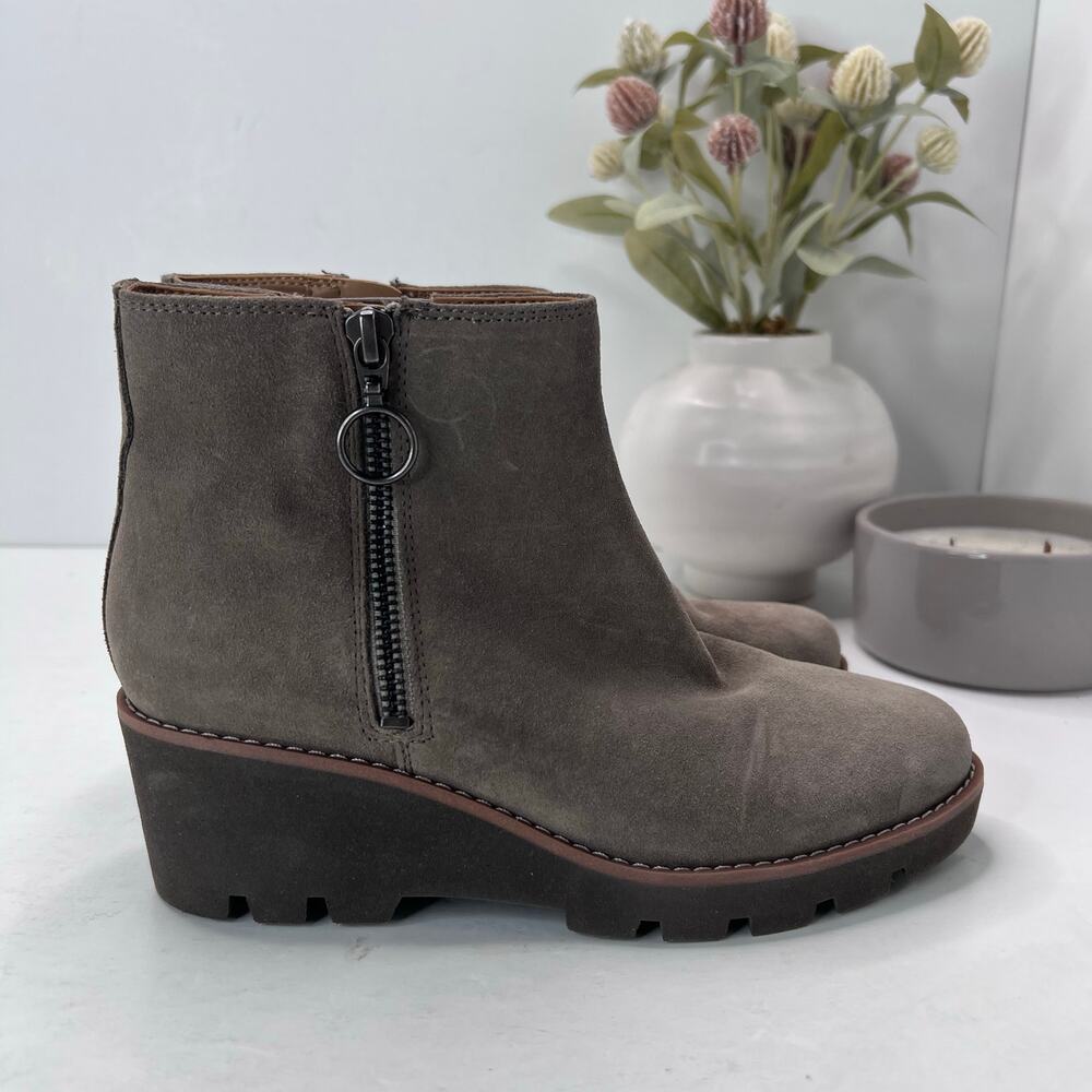 Vionic Hazal Wedge Suede Side Zip Ankle Boots Stone Women's 5 NWOB